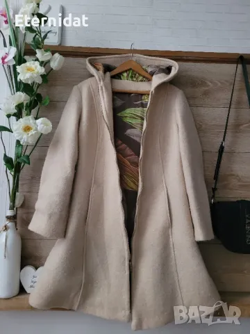 Палто с качулка , снимка 2 - Палта, манта - 49184396