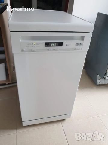 Miele Съдомиялна - 9 Комплекта - Свободностояща - 45см - Тясна, снимка 2 - Съдомиялни - 52460018