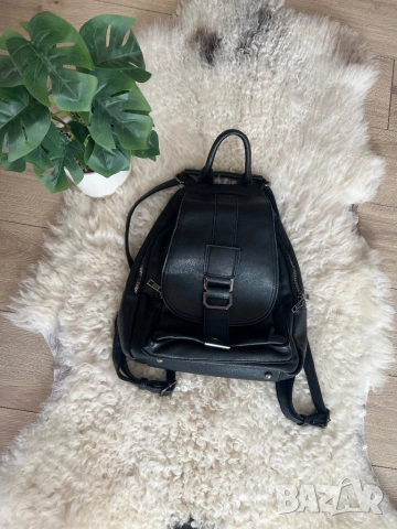 Дамска раница, снимка 2 - Раници - 52255208