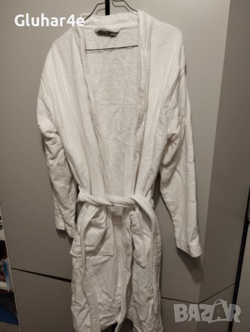 Подарявам нов бял халат размер XL., снимка 1 - Други - 43715697