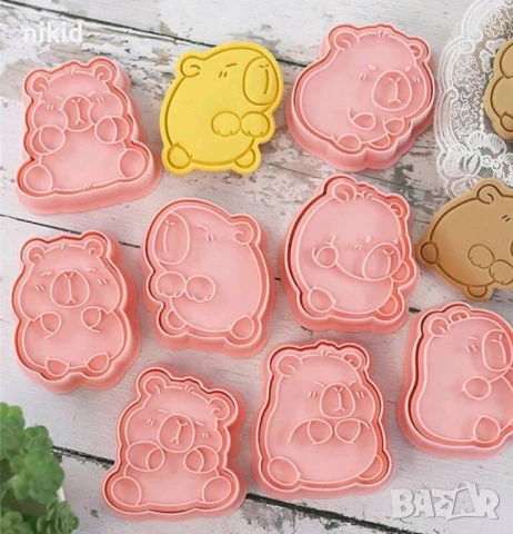 8 бр Капибара Capybara пластмасови разглобяеми резци форми фондан тесто бисквитки, снимка 2 - Форми - 50536617