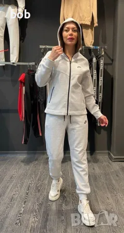 Нов дамски екипи Nike tech fleece 