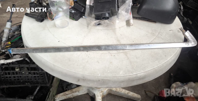 2007-2015 AUDI Q7 - ЗАДНА ЛЯВА ЛАЙСНА / ЛАЙСНА ЗА Стъкло на четвърт прозорец 4L0853345B