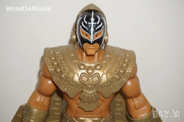 Рядка Оригинална Голяма Кеч Фигура На Rey Mysterio С Изкачащи Златни Крила 30см , снимка 3 - Колекции - 51855497
