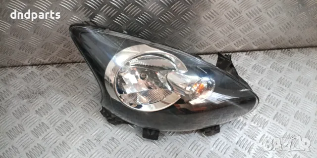 Десен фар Toyota Aygo 2007г.(повредени захвати)	