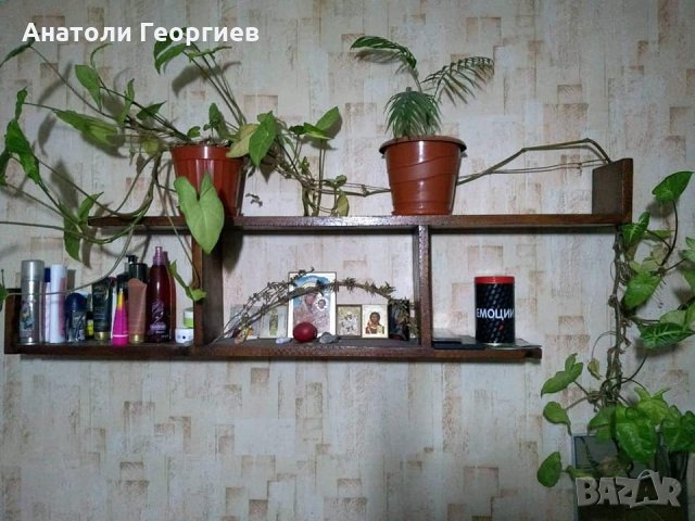 Етажерка за стена