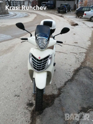 Скутер , снимка 4 - Мотоциклети и мототехника - 53053570