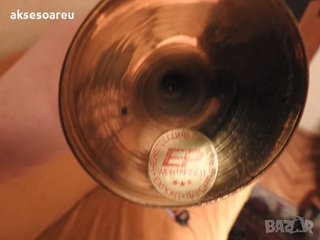 Декоративна бронзова ваза метална вазичка за цветя тип мензура стилна и красива немска от Германия, снимка 2 - Антикварни и старинни предмети - 50429313