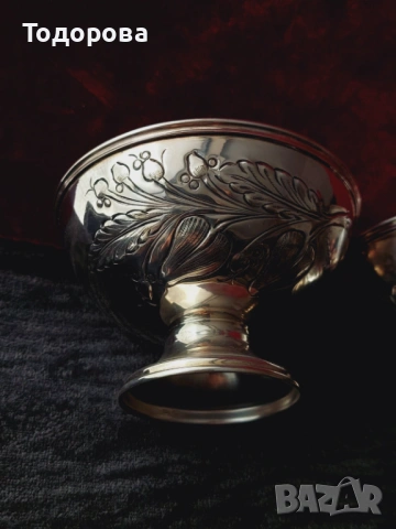 2 бр.Среърни чаши(купи) за десерт или други храни-сребро 800,вътрешна позлата,3 евро на грам, снимка 4 - Чинии - 53097291