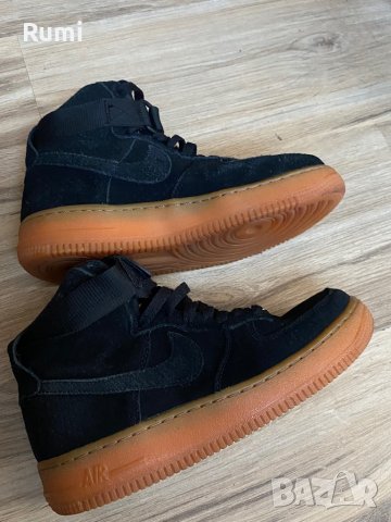 Оригинални кецове Nike Air Force 1 07 Suede Black! 36,5 н, снимка 11 - Кецове - 43208785