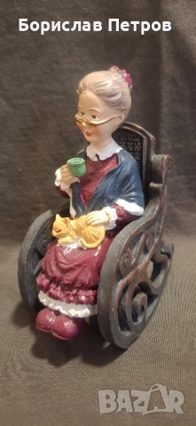 Изящна фигурка "Баба пие чай", снимка 5 - Колекции - 52396227