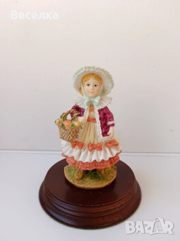 Фигурка на момиче "Little Miss" на The Leonardo Collection,, снимка 1