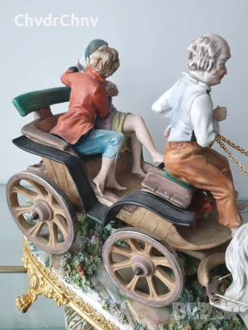 Capodimonte скулптура 45см/Каподимонте стара голяма порцеланова фигура-композиция/карета-любовници, снимка 12 - Статуетки - 52571683