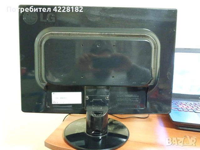 LG Flatron W2271TC 22 inch Монитор, снимка 5 - Монитори - 52187688