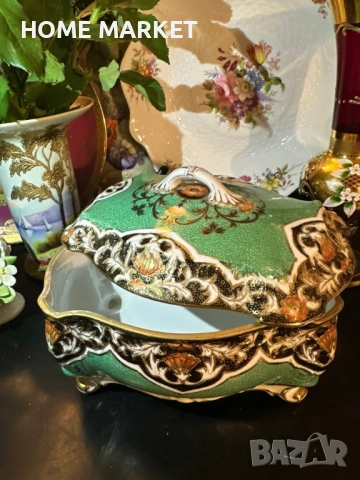 Circa 1908 “ Императорската кутия” невероятно красив и грандиозен съд , в зелено и злато, снимка 17 - Антикварни и старинни предмети - 52703092