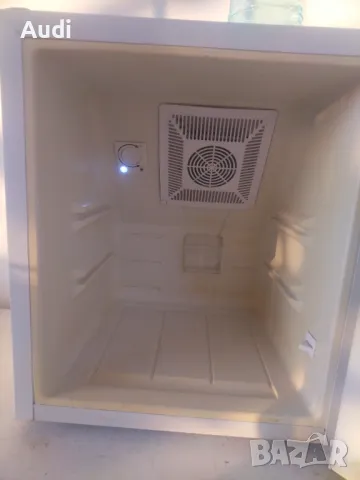 Мини бар / мини хладилник ELITE  Обем: 40 литра Вътрешни лед осветление, снимка 10 - Хладилници - 47489531