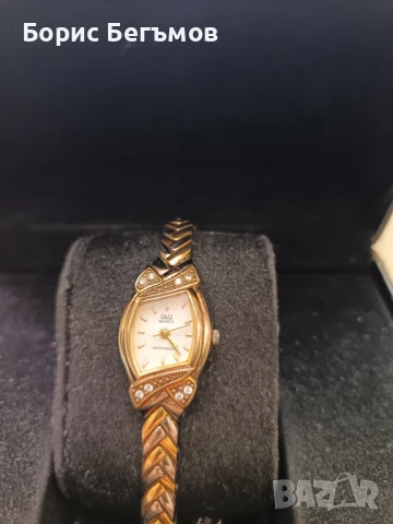 Дамски часовник Q&Q, снимка 3 - Дамски - 50952074