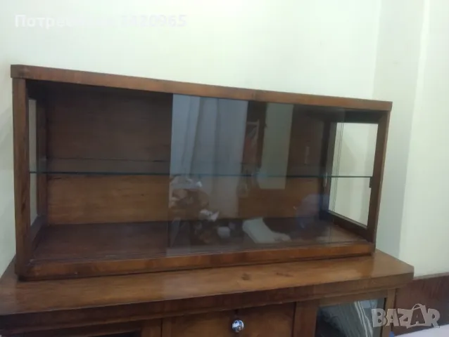 Старинен бюфет от 2 части с кристални стъкла, снимка 4 - Антикварни и старинни предмети - 50198383