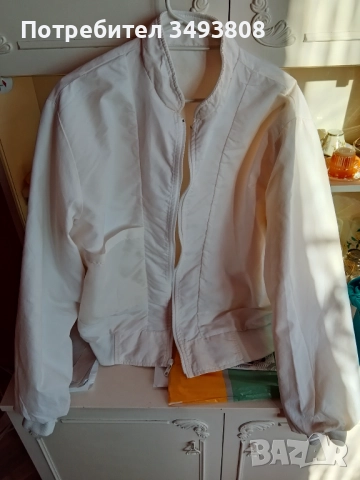 Стилно бяло дамско яке