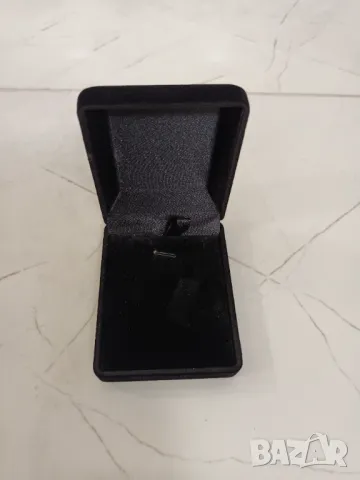 Кутия за колие, огърлица, бижута