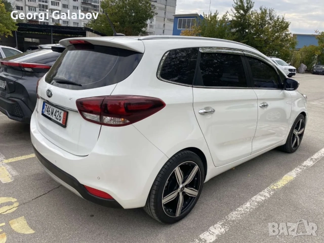 Kia Carens TOP Екстри Реален пробег и 6 месеца гаранция!!!, снимка 5 - Автомобили и джипове - 53107428