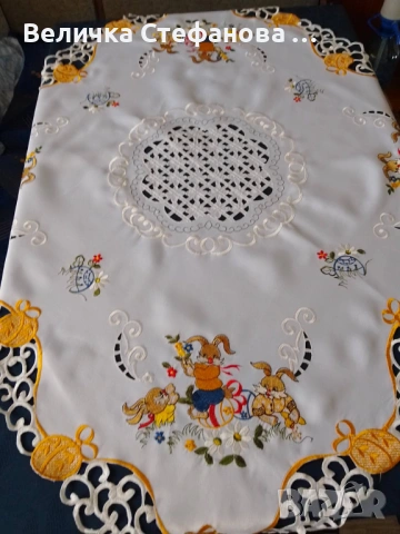 Великденска покривка с 4 тишлайфера, снимка 3 - Покривки за маси - 53418243