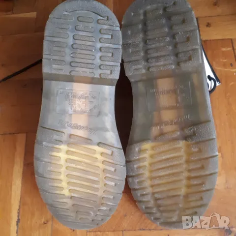 Dr. Martens 40 номер естествена кожа бели , снимка 5 - Дамски боти - 47819874