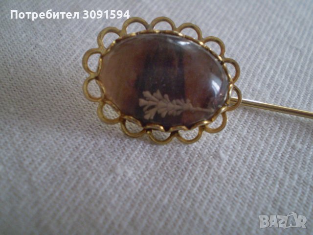 Игла брошка със миниатюра 