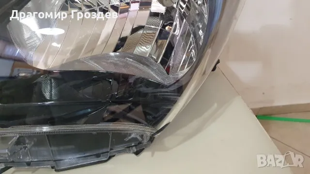 Оригинален ляв фар за  Toyota Yaris / Тойота Ярис (2017-2020), снимка 5 - Части - 47689903