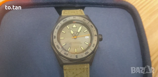 Автоматичен часовник с карбонов корпус, снимка 8 - Мъжки - 51271454