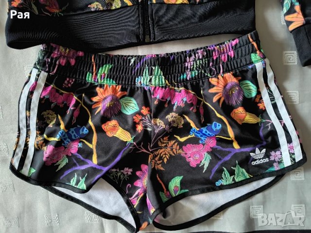 Дамски комплект Adidas Women's FLORAL Track + къси панталонки, снимка 7 - Комплекти - 50670492