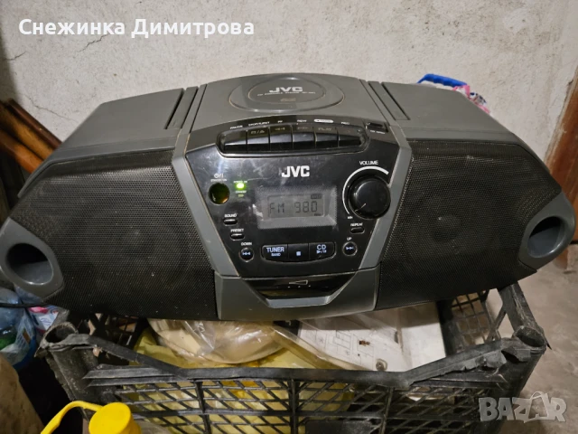 Радиокасетофон със CD JVC