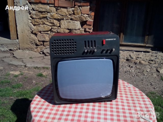 Телевизор СОФИЯ 31, снимка 1 - Антикварни и старинни предмети - 28581956