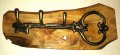 Закачалка от дърво (дървена закачалка) за механа в битов / винтидж стил