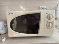 Продавам микровълнова Midea, снимка 1