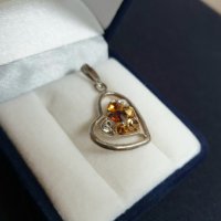 Висулка сърце сребро със Swarovski, снимка 1 - Колиета, медальони, синджири - 28042582