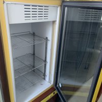 Хладилна витрина /сладкарска,без вентилатор/
