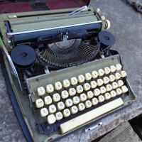 Стара пишеща машина., снимка 5 - Антикварни и старинни предмети - 36397694