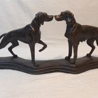 Метална статуетка ловни кучета  пойнтери, снимка 1 - Декорация за дома - 38582334