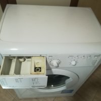 Продавам пералня Indesit IWSB50651 с проблем, снимка 2 - Перални - 43074810