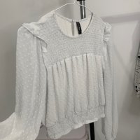 Блуза в размер M-L, снимка 3 - Блузи с дълъг ръкав и пуловери - 44096824