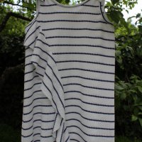 Лятна безръкавна рокля ZARA с волан - 110 см/синьо и бяло райе, снимка 2 - Детски рокли и поли - 33371477