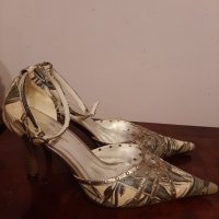 НОВИ  ! Дамски Сребристи обувки , снимка 2 - Дамски обувки на ток - 26302464