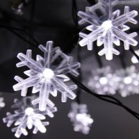 Многоцветни коледни LED лампички със снежинки с щепсел, снимка 5 - Декорация за дома - 42964534