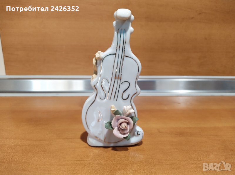Стара порцеланова ваза във форма на цигулка, вис. 15 см., снимка 1