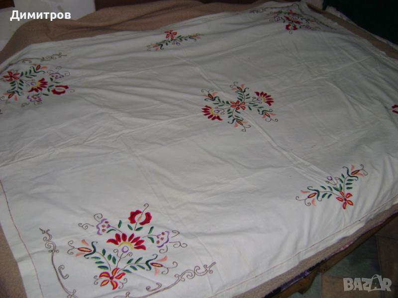 Стара ръчно бродирана покривка за маса Антика, снимка 1