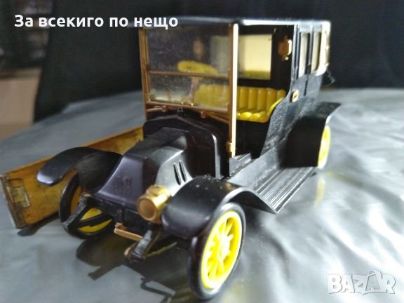 Пластмасова, колекционерска, Ретро Количка на повече от 35 години  , снимка 1