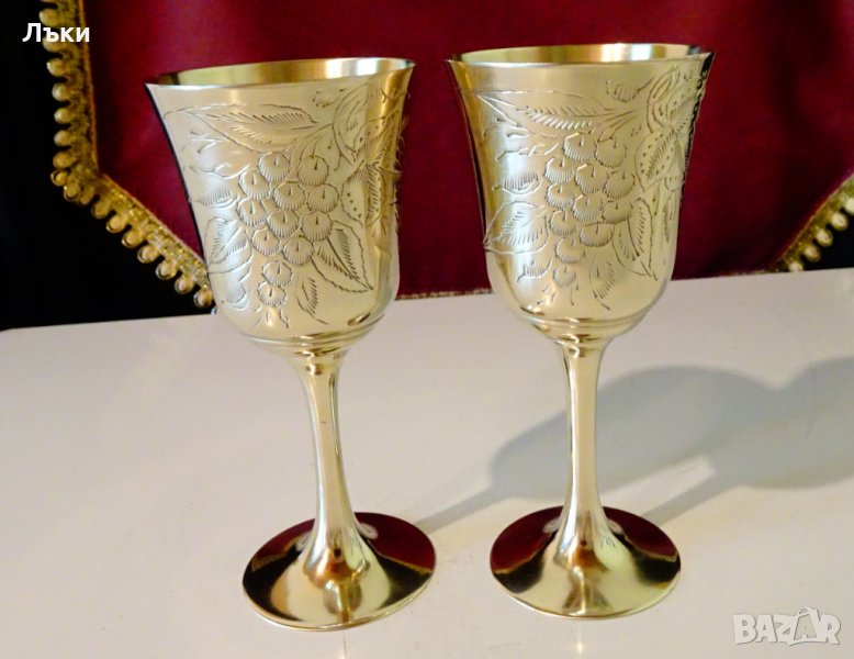 Бронзов бокал с лози и грозде. , снимка 1