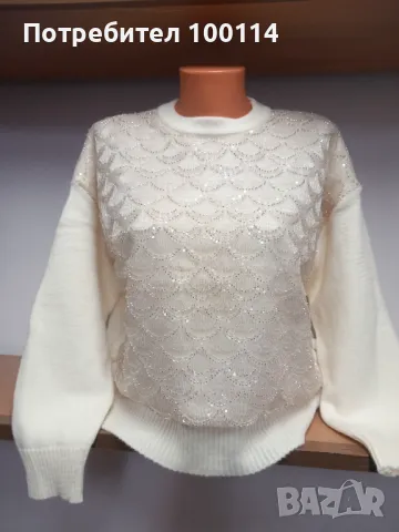 Красива блуза с нежна декорация нова