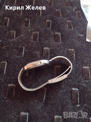 РЕТРО МОДЕЛ ЕЛЕКТРОНЕН ЧАСОВНИК СТАР РЯДЪК STEMPO LCD QUARTZ 33210, снимка 7 - Дамски - 38753862